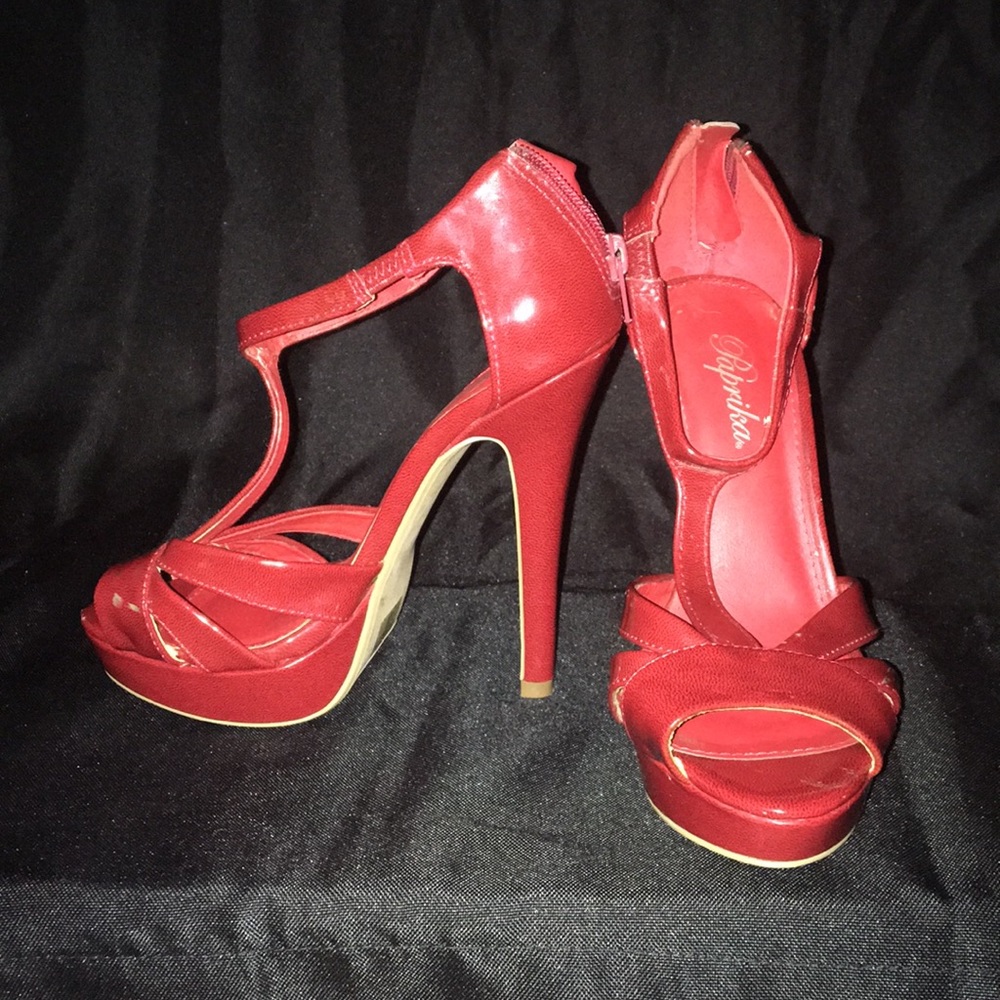 Red high heels size 5,1/2